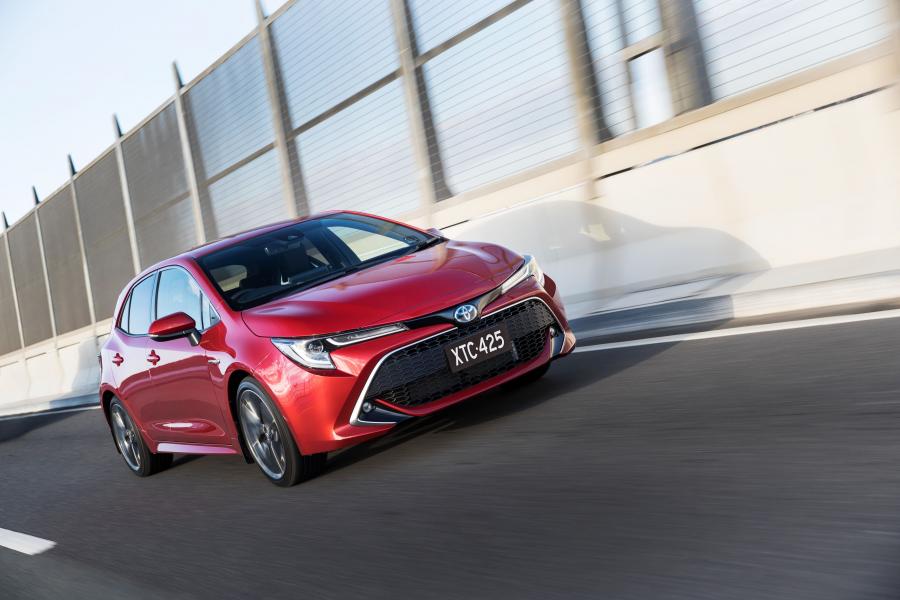  Toyota Corolla ZR Hybrid 2018 года  (AU) (фото 9 из 30)